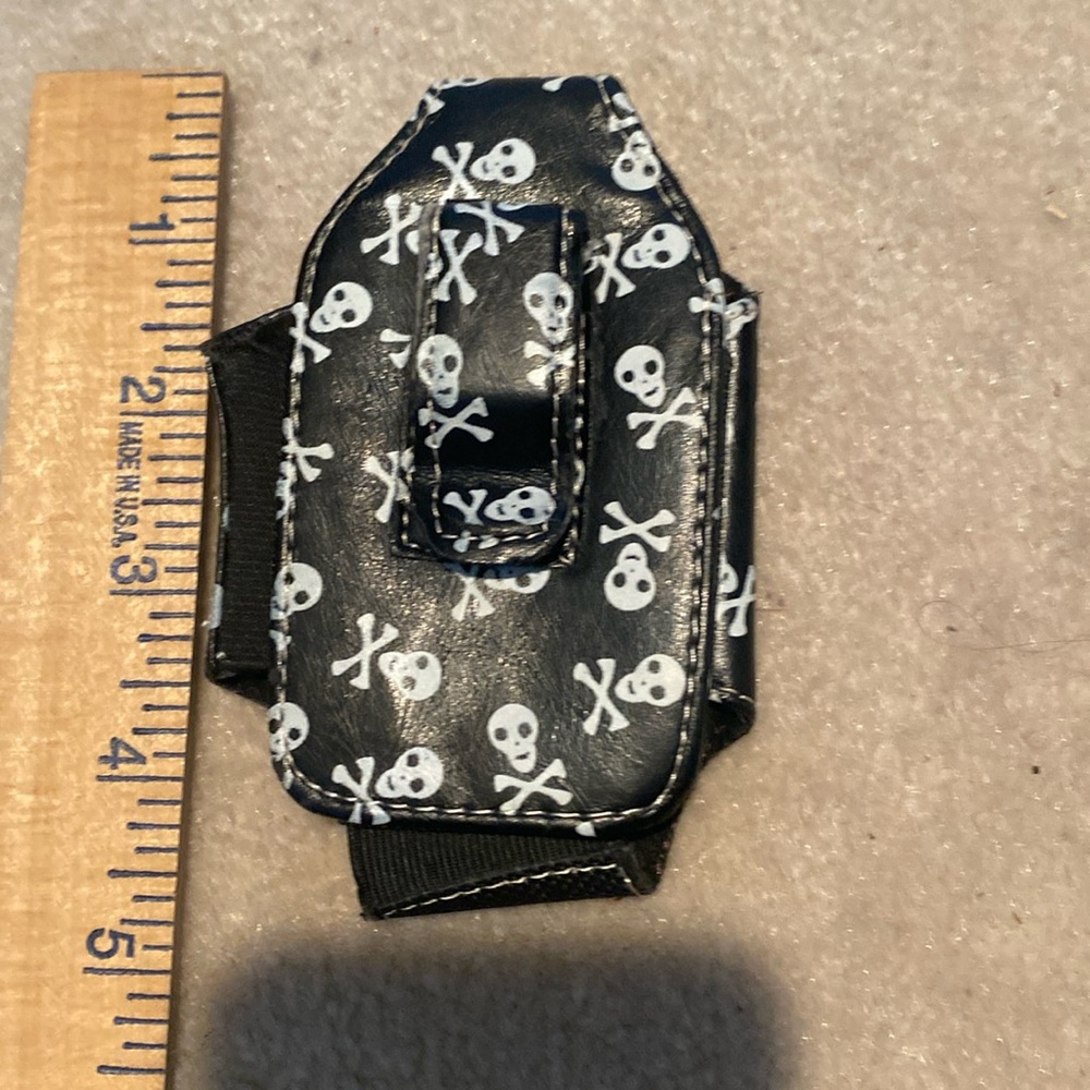 Vintage Belt Clip On phone case, Skull & Crossbones